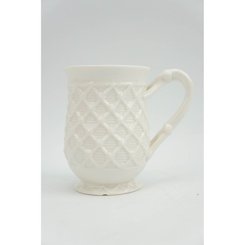 Grace Tea Ware Mug White Lattice Trellis Pattern Bamboo Handle Good